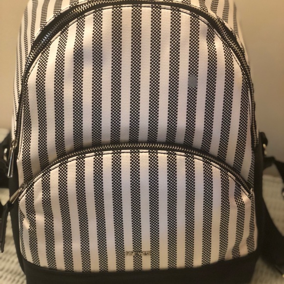 Nine West TAREN small back pack. - Picture 2 of 4